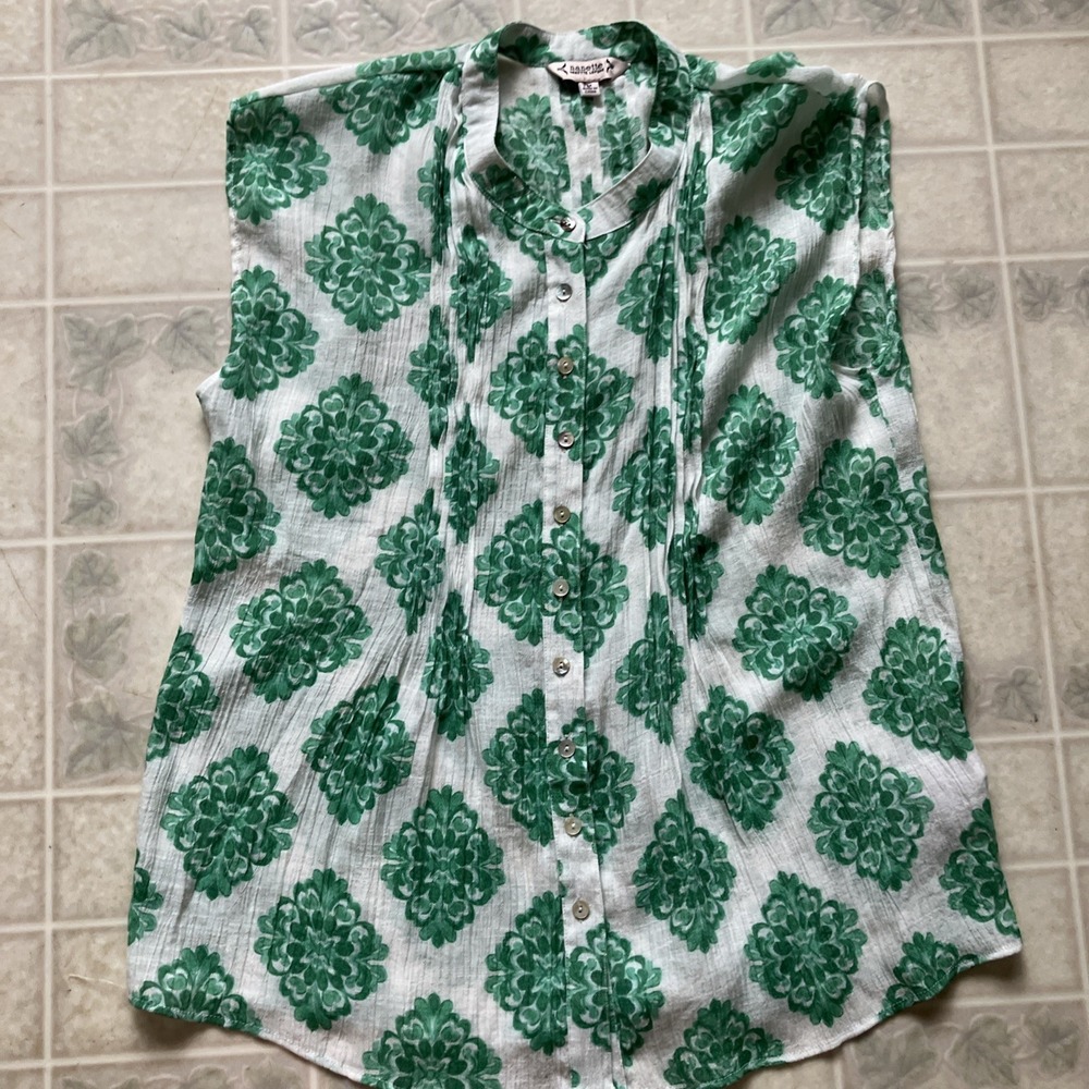 Nanette Lepore Sleeveless Crinkle Blouse Medium White w/ Green Floral Button Fr.